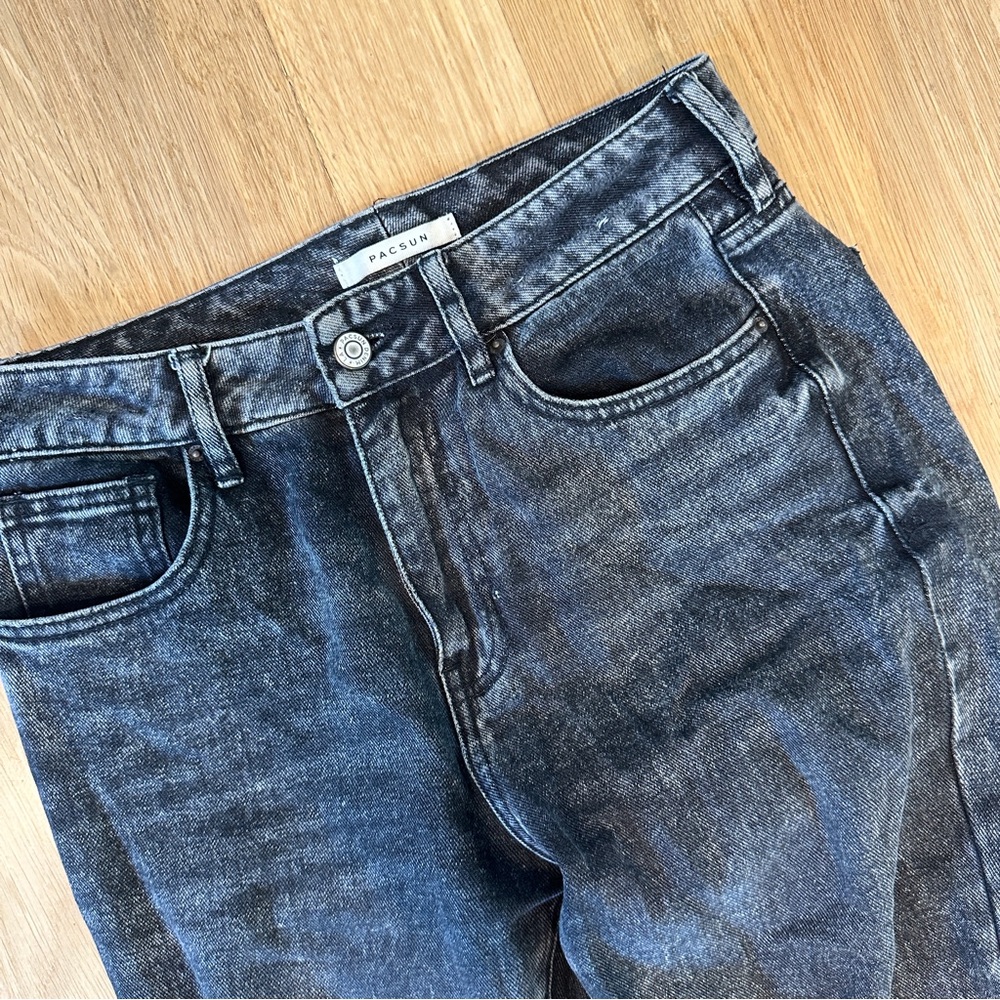 PacSun Women’s Black Mom Jeans